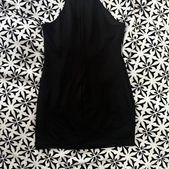 Black short dress - Picture 3 of 4